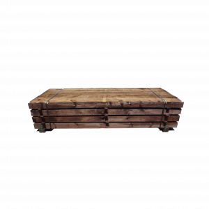 Pack de traviesas de tren de madera de pino tratada en autoclave para construcción de jardines y vallados.